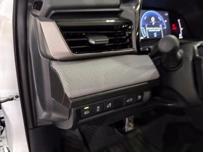 2025 Toyota Camry SE AWD (Natl)