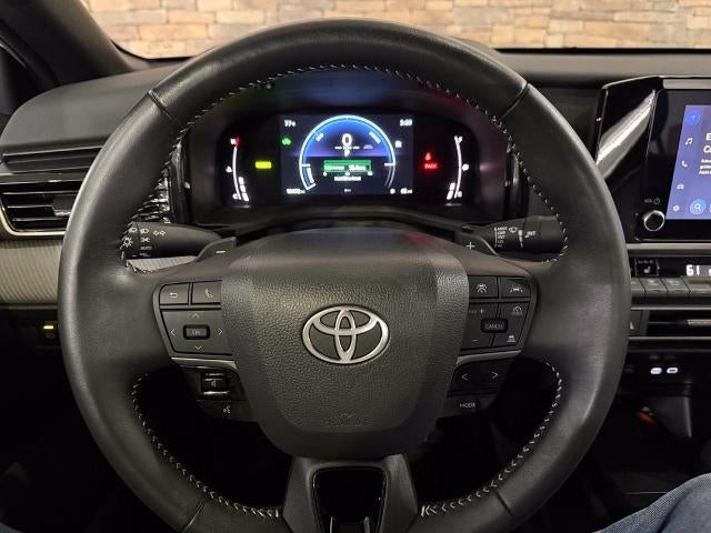 2025 Toyota Camry SE AWD (Natl)