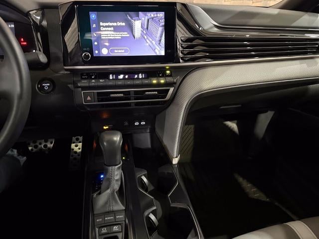 2025 Toyota Camry SE AWD (Natl)