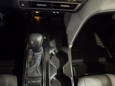 2025 Toyota Camry SE AWD (Natl)