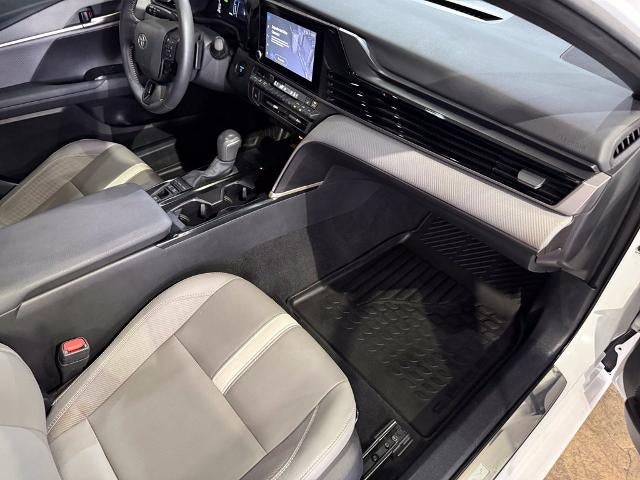 2025 Toyota Camry SE AWD (Natl)