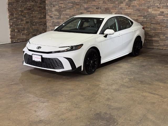 2025 Toyota Camry SE AWD (Natl)
