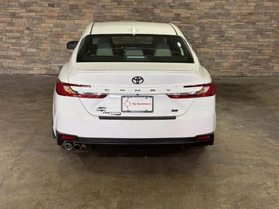 2025 Toyota Camry SE AWD (Natl)