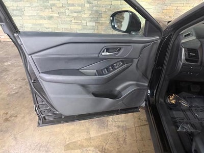 2026 Nissan Rogue FWD SV *Ltd Avail*