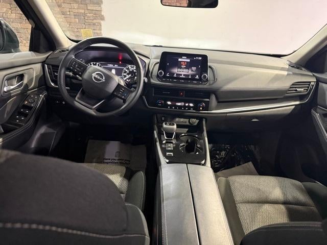 2025 Nissan Rogue FWD SV