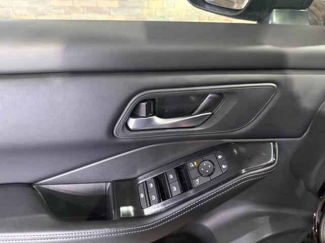 2025 Nissan Rogue FWD SV