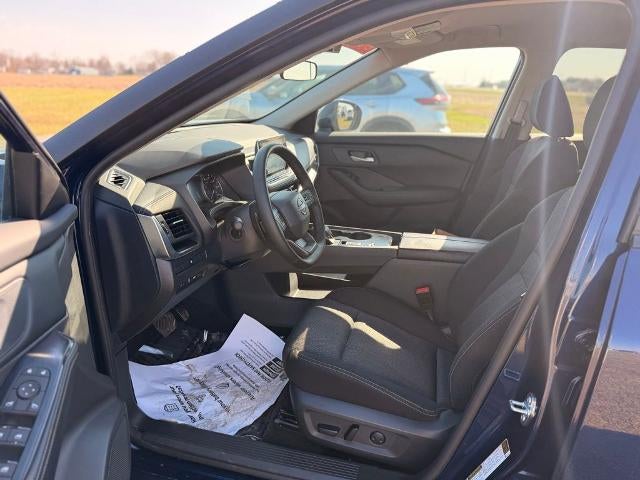 2025 Nissan Rogue FWD SV