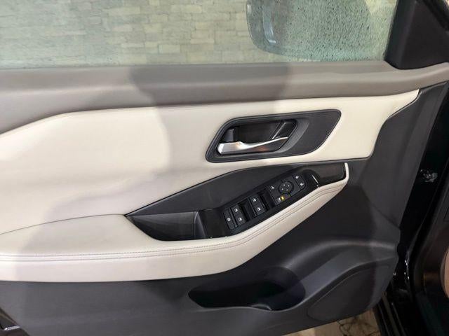 2025 Nissan Rogue AWD SV