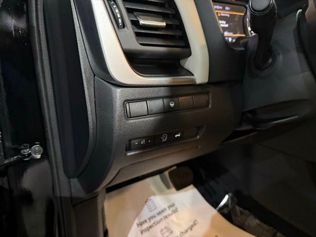 2025 Nissan Rogue AWD SV