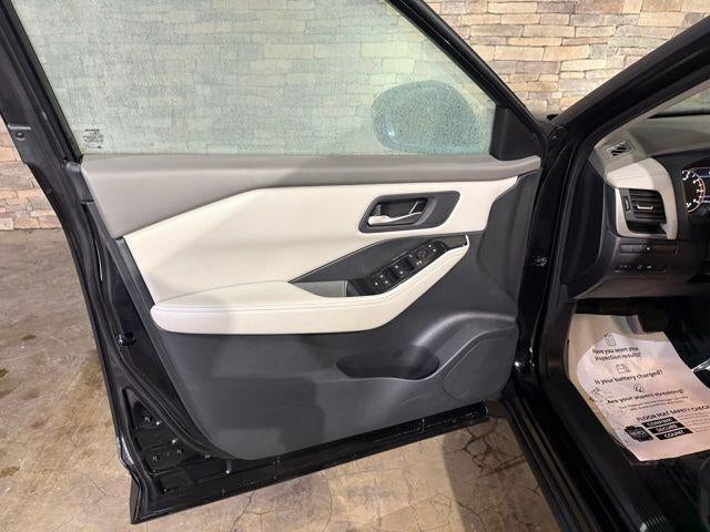 2025 Nissan Rogue AWD SV