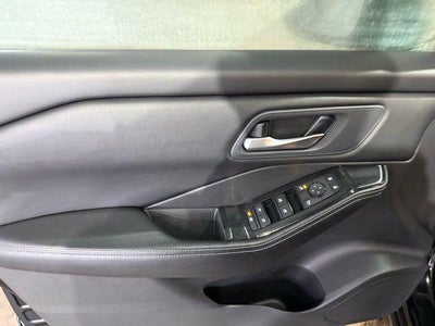 2025 Nissan Rogue AWD SV