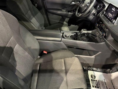 2025 Nissan Rogue AWD SV