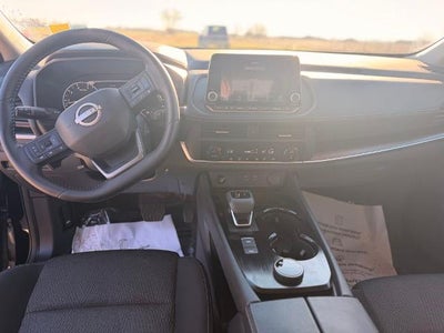 2025 Nissan Rogue AWD SV