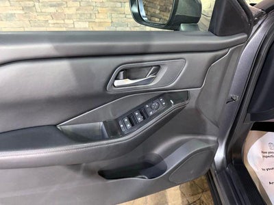 2025 Nissan Rogue AWD SV