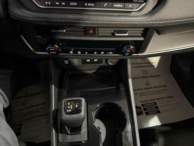 2025 Nissan Rogue AWD SV