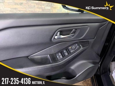 2025 Nissan Rogue AWD SV