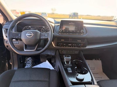 2025 Nissan Rogue AWD SV