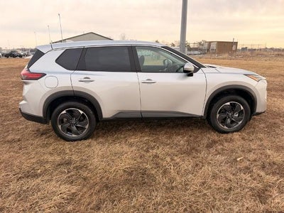 2025 Nissan Rogue AWD SV