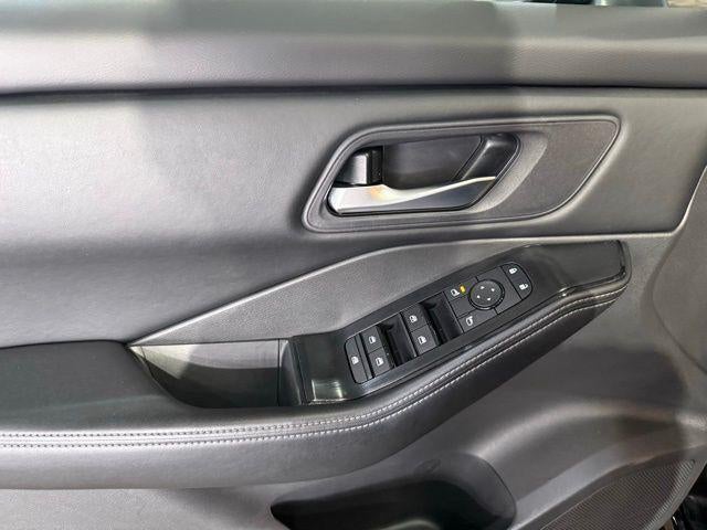 2025 Nissan Rogue AWD SV