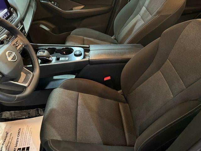 2025 Nissan Rogue AWD SV