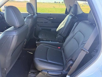 2025 Nissan Pathfinder SL 2WD