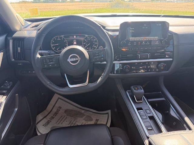 2025 Nissan Pathfinder SL 2WD