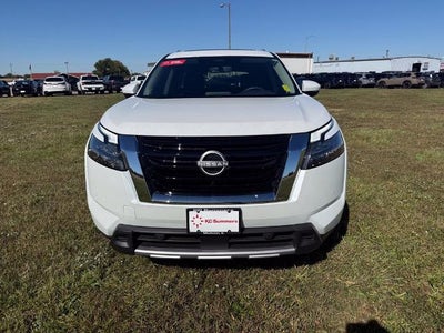 2025 Nissan Pathfinder SL 2WD