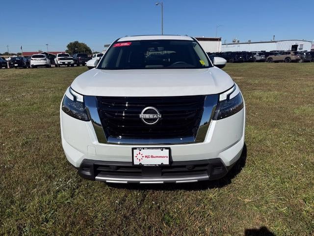 2025 Nissan Pathfinder SL 2WD