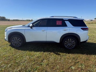 2025 Nissan Pathfinder SL 2WD