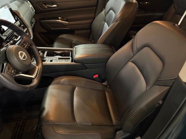 2025 Nissan Pathfinder SL 2WD