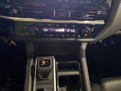 2025 Nissan Pathfinder SL 2WD