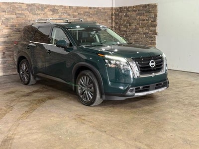 2025 Nissan Pathfinder SL 2WD