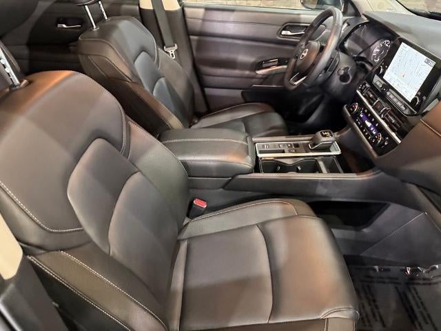 2025 Nissan Pathfinder SL 2WD