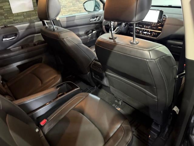 2025 Nissan Pathfinder SL 2WD