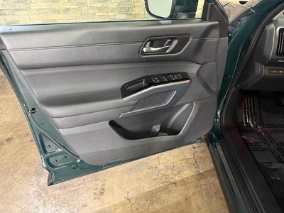 2025 Nissan Pathfinder SL 2WD