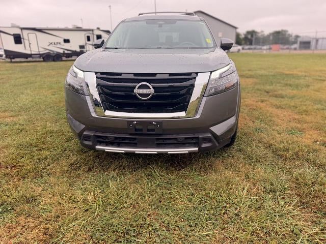 2025 Nissan Pathfinder SL 2WD