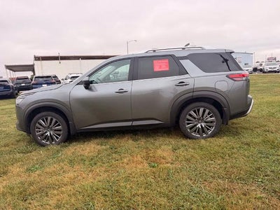 2025 Nissan Pathfinder SL 2WD