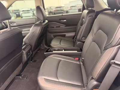 2024 Nissan Pathfinder SL 2WD
