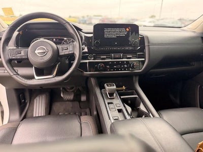 2024 Nissan Pathfinder SL 2WD