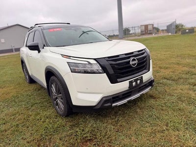 2024 Nissan Pathfinder SL 2WD