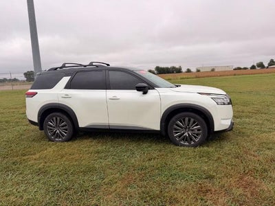 2024 Nissan Pathfinder SL 2WD