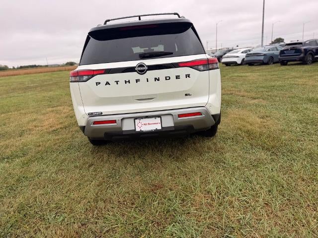 2024 Nissan Pathfinder SL 2WD