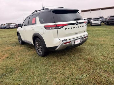 2024 Nissan Pathfinder SL 2WD