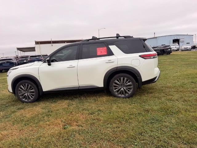 2024 Nissan Pathfinder SL 2WD