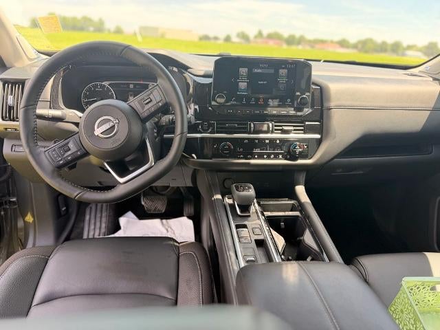 2025 Nissan Pathfinder SL 2WD