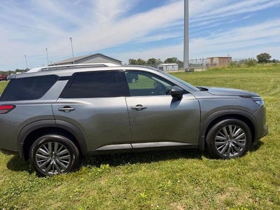 2025 Nissan Pathfinder SL 2WD