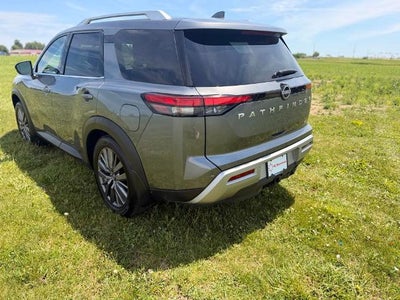 2025 Nissan Pathfinder SL 2WD