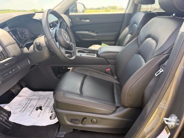 2025 Nissan Pathfinder SL 2WD