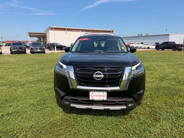 2025 Nissan Pathfinder SL 2WD