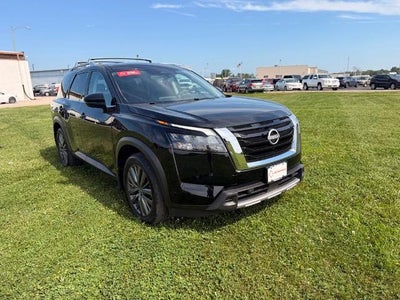 2025 Nissan Pathfinder SL 2WD